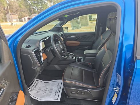 Used 2024 GMC Canyon AT4 w/ AT4 Premium Package image 12