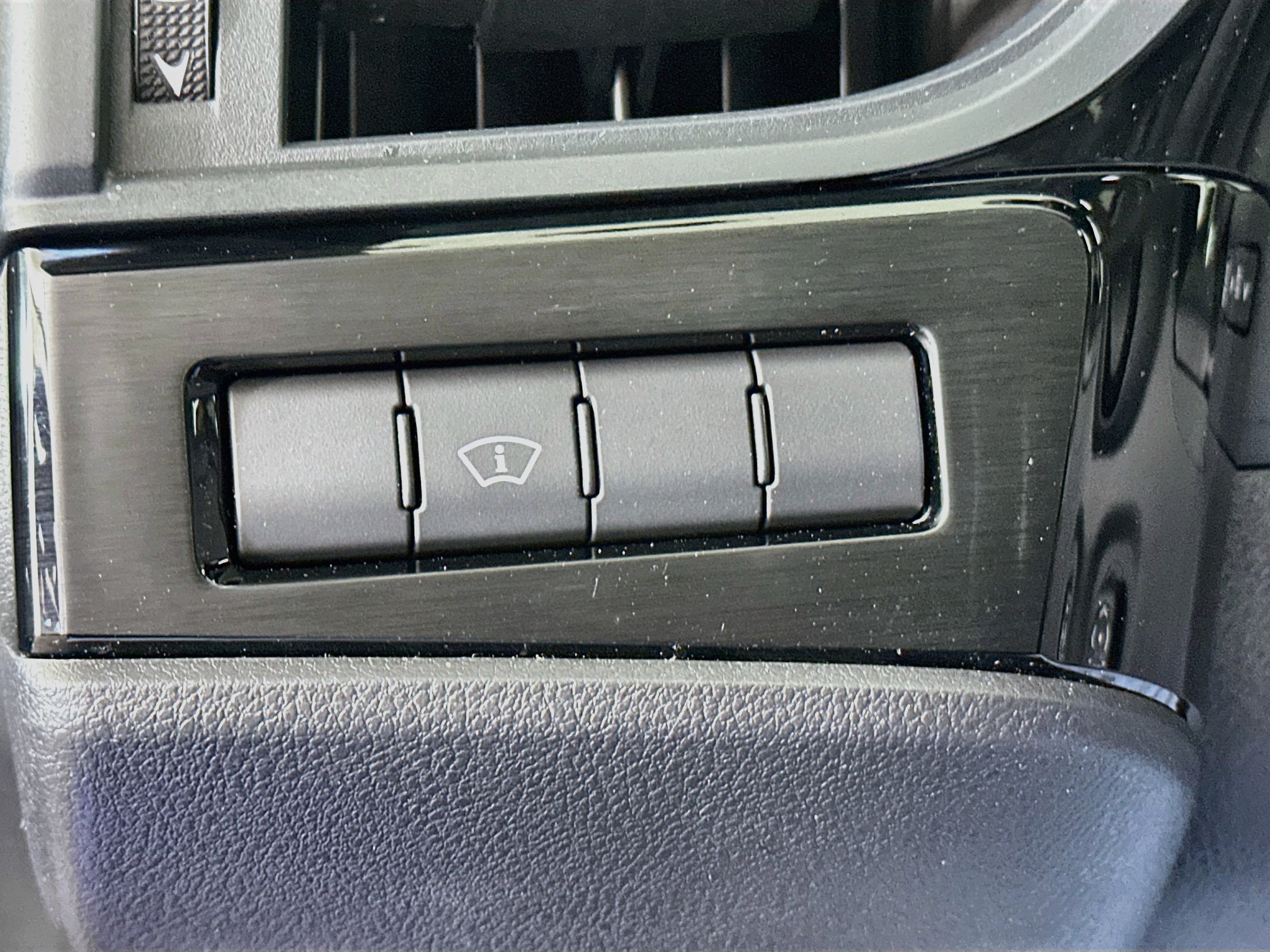 Used 2024 Lexus ES 300h w/ Premium Package FWD image 17