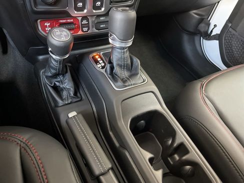 New 2026 Jeep Wrangler Rubicon AWD/4WD image 38