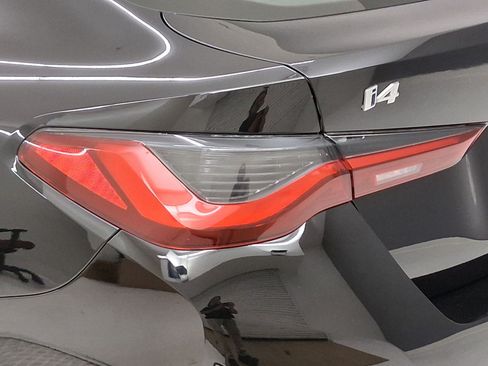 Used 2023 BMW i4 eDrive35 RWD image 29