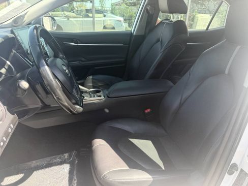 Used 2022 Toyota Camry XSE w/ Navigation Upgrade Package FWD image 13