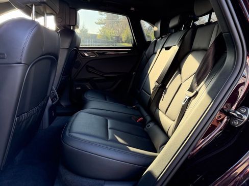 Certified 2025 Porsche Macan image 18