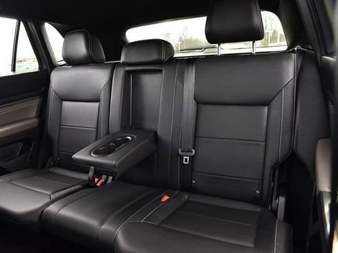 Certified 2023 Volkswagen Atlas Cross Sport SEL R-Line image 22