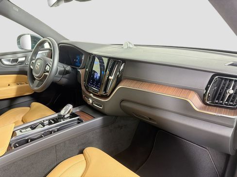 Certified 2023 Volvo XC60 B5 Ultimate w/ Protection Package Premier FWD image 30