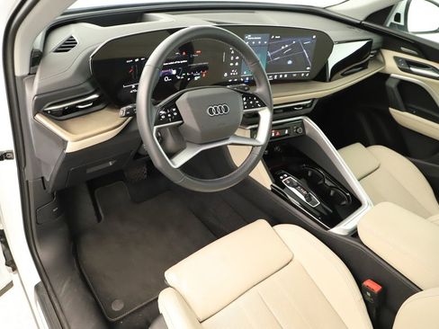 Used 2025 Audi Q5 Premium Plus w/ Premium Plus AWD/4WD image 16