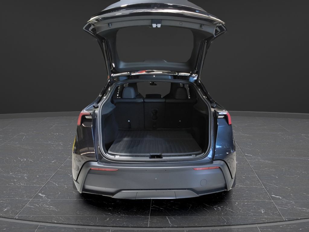 Used 2026 Tesla Model Y 2WD image 8