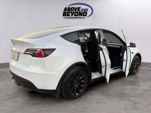 Used 2021 Tesla Model Y Long Range image 7