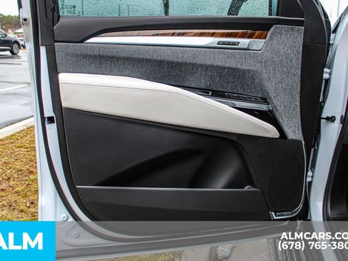 Used 2026 Cadillac Escalade ESV Platinum Sport image 40