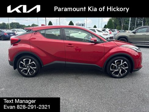 Used 2021 Toyota C-HR XLE FWD image 8
