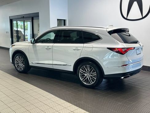 Used 2023 Acura MDX SH-AWD w/ Advance Package image 3