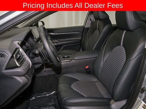 Used 2023 Toyota Camry SE FWD image 9
