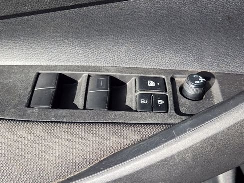 Used 2024 Toyota Corolla LE image 28