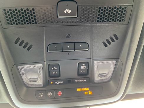 Used 2025 Cadillac XT5 Premium Luxury image 37