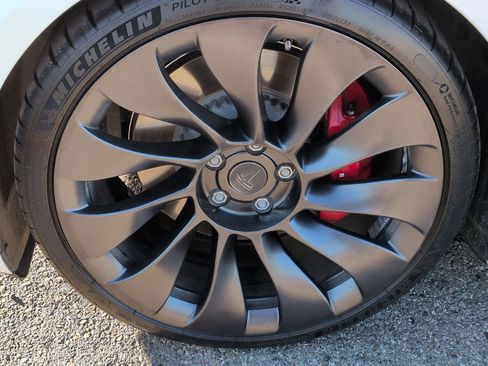 Used 2022 Tesla Model 3 Performance image 13