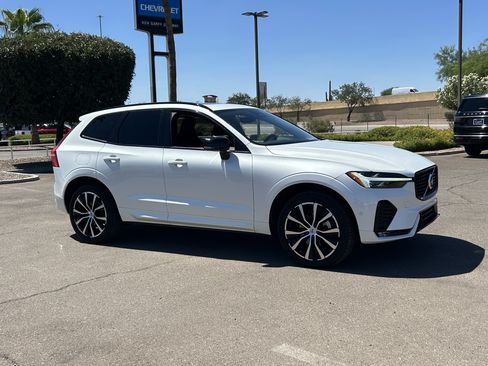 Used 2023 Volvo XC60 B5 Plus w/ Protection Package AWD/4WD image 8