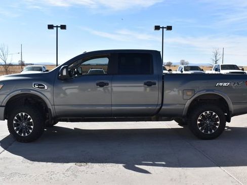 Used 2016 Nissan Titan PRO-4X w/ Pro-4x Convenience Package AWD/4WD image 10