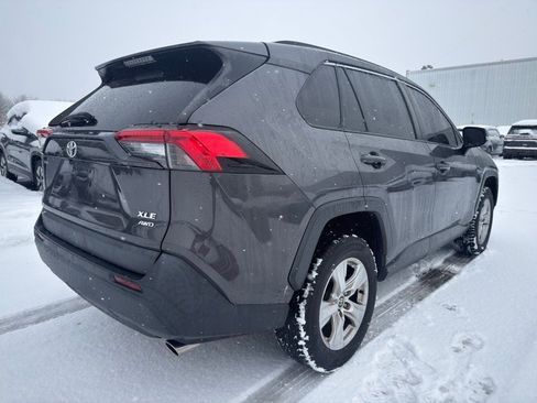 Used 2021 Toyota RAV4 XLE image 6