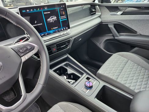 Certified 2025 Volkswagen Tiguan S AWD/4WD image 8
