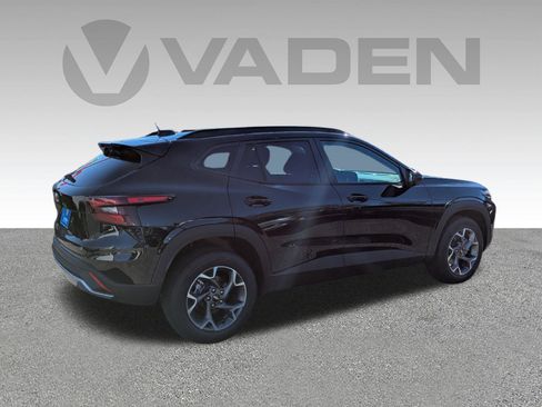 New 2026 Chevrolet Trax LT w/ Sunroof Package image 26