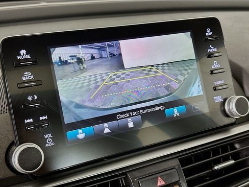Used 2019 Honda Accord Touring image 15