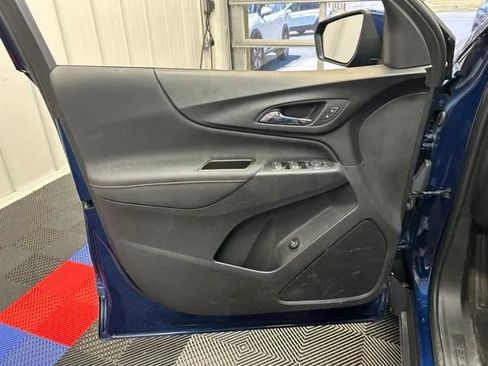 Used 2023 Chevrolet Equinox RS AWD/4WD image 10
