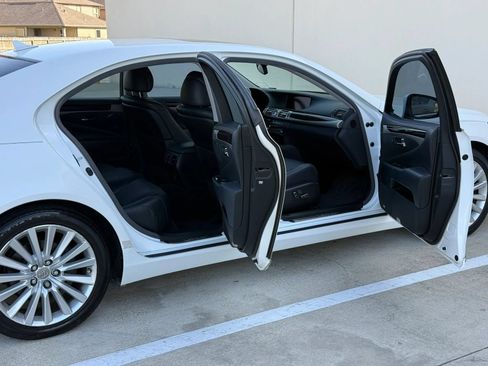 Used 2013 Lexus LS 460 w/ Comfort Pkg RWD image 19