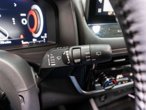 Used 2024 Nissan Rogue SL image 29