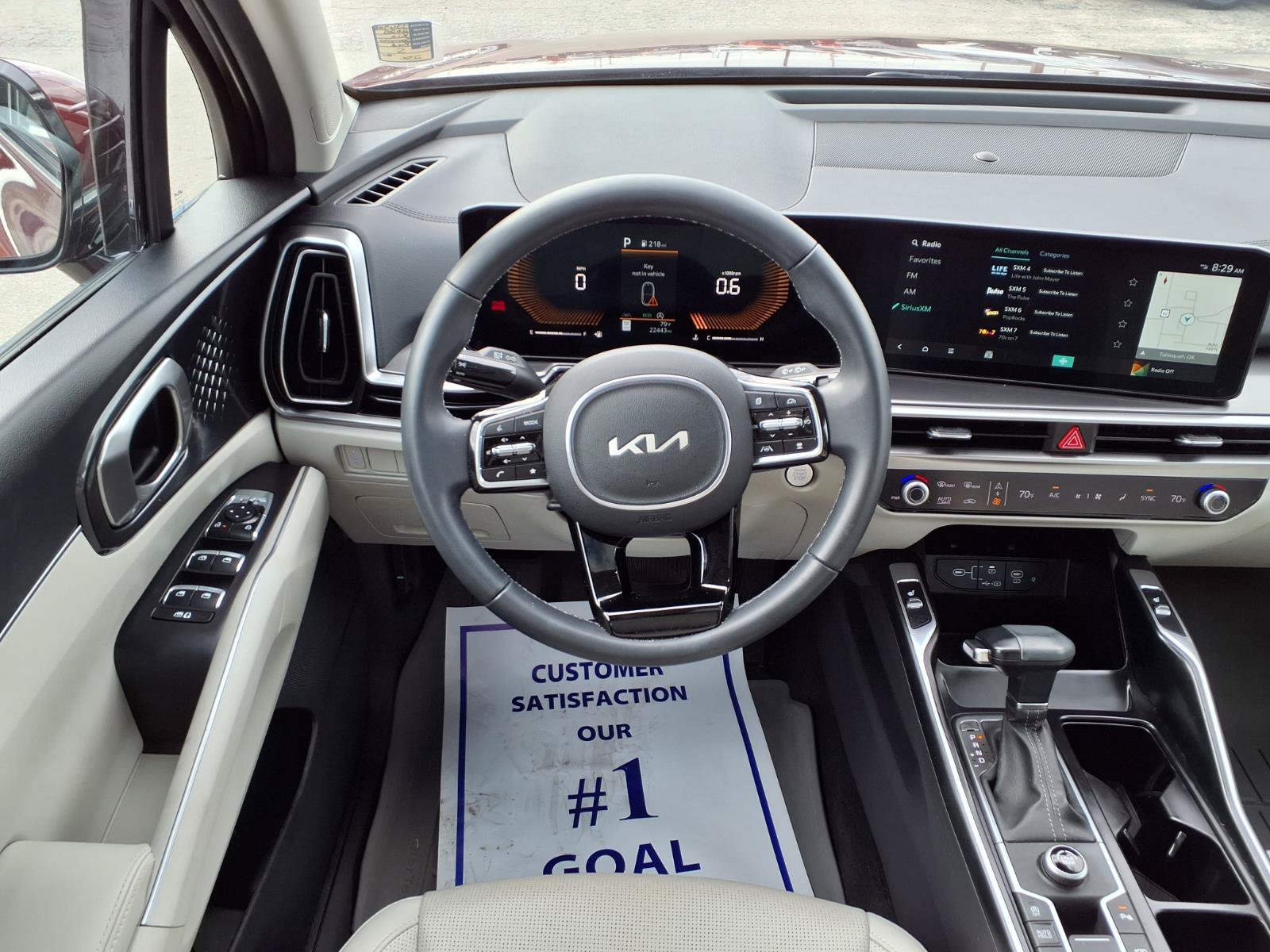 Used 2025 Kia Sorento S w/ Panoramic Sunroof Package FWD image 3