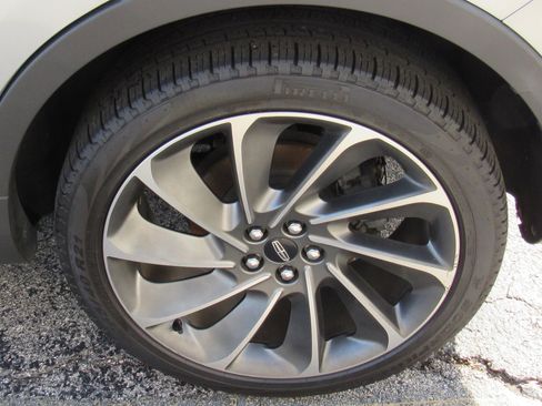 Certified 2020 Lincoln Nautilus Reserve w/ Equipment Group 201A image 9