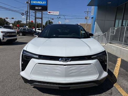 New 2026 Chevrolet Blazer EV LT image 2