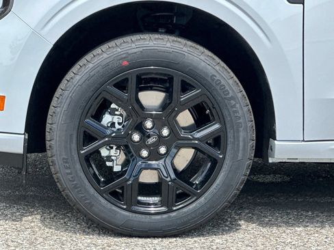 New 2026 Ford Maverick Lobo AWD/4WD image 24