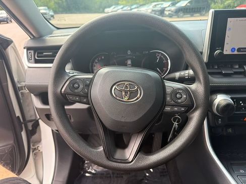 Used 2025 Toyota RAV4 LE AWD/4WD image 27