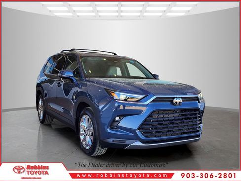 Used 2024 Toyota Grand Highlander Platinum image 1