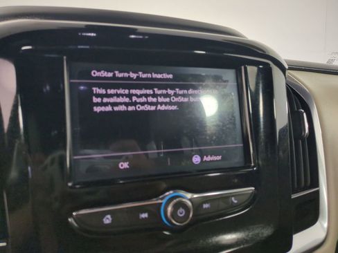 Used 2022 Chevrolet Traverse LS FWD image 26