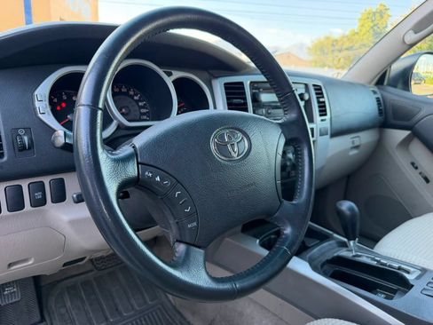 Used 2005 Toyota 4Runner SR5 RWD image 11