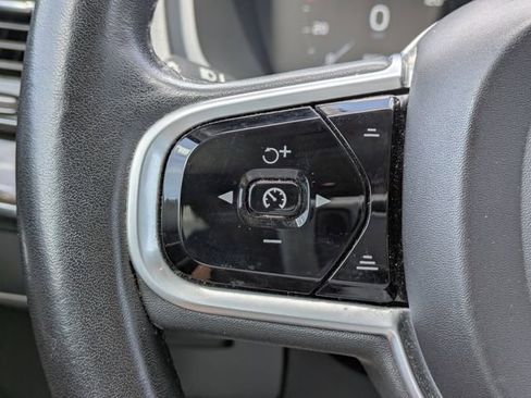 Used 2019 Volvo XC90 T5 Momentum w/ Multimedia Package AWD/4WD image 22