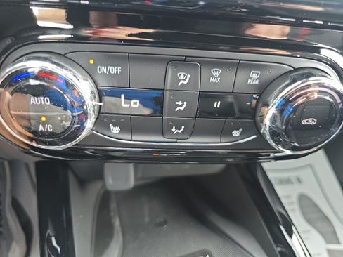 New 2026 Chevrolet Trax RS w/ Sunroof Package FWD image 23