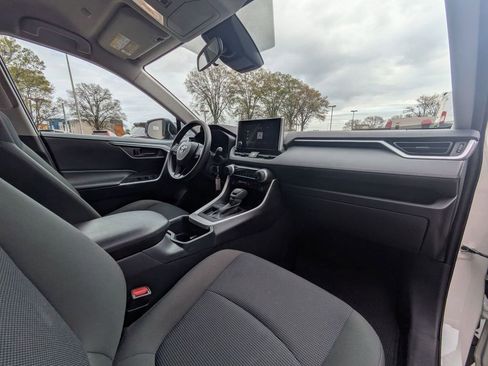 Used 2025 Toyota RAV4 LE image 30