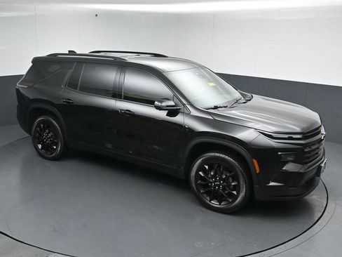 Used 2024 Chevrolet Traverse LT w/ Midnight/Sport Edition AWD/4WD image 43