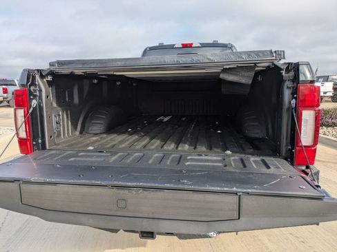 Used 2022 Ford F350 Limited image 23