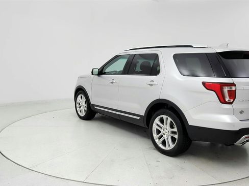 Used 2016 Ford Explorer Limited w/ Equipment Group 301A FWD image 3