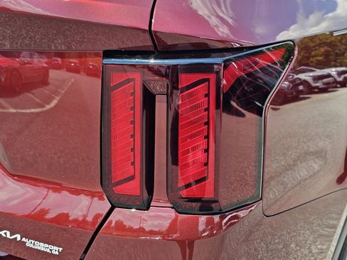 Used 2025 Kia Sorento S w/ Panoramic Sunroof Package image 9