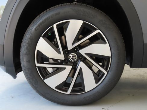 New 2025 Volkswagen Atlas SEL image 30