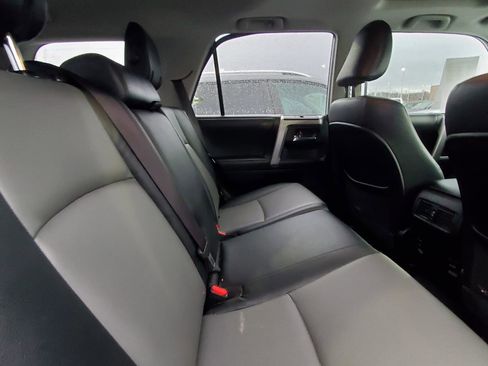 Used 2016 Toyota 4Runner SR5 image 6