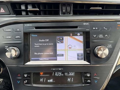 Used 2018 Toyota Avalon XLE Premium image 18