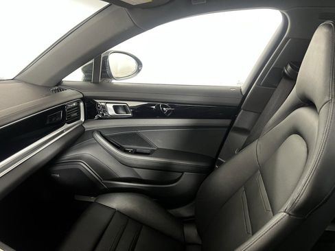 Certified 2019 Porsche Panamera 4 image 23