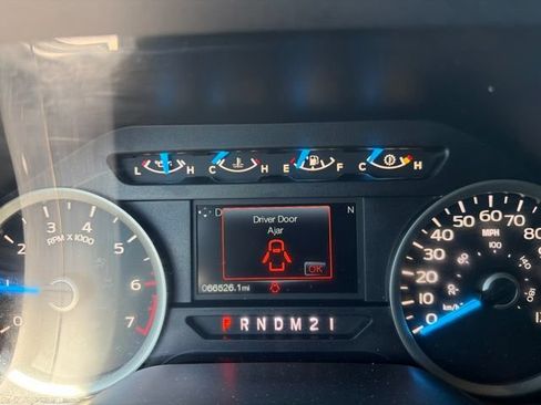 Used 2017 Ford F150 XLT w/ Equipment Group 302A Luxury AWD/4WD image 16