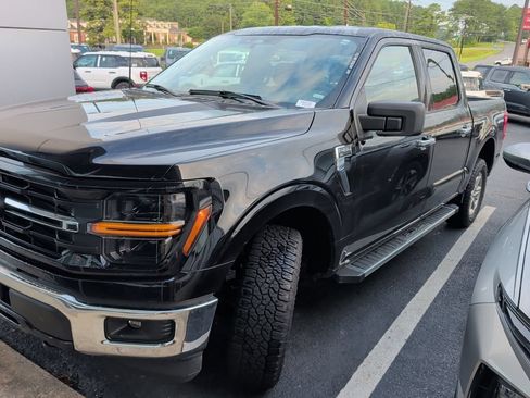 Used 2025 Ford F150 XLT w/ Equipment Group 301A Standard AWD/4WD image 3