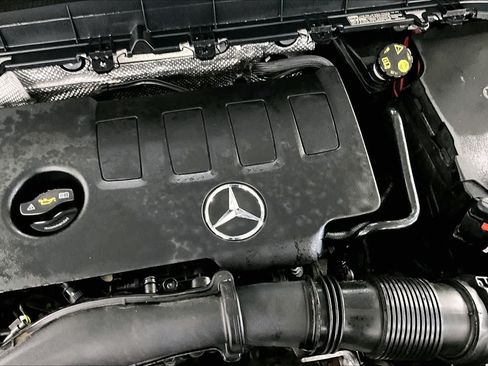 Used 2023 Mercedes-Benz GLB 250 4MATIC image 31