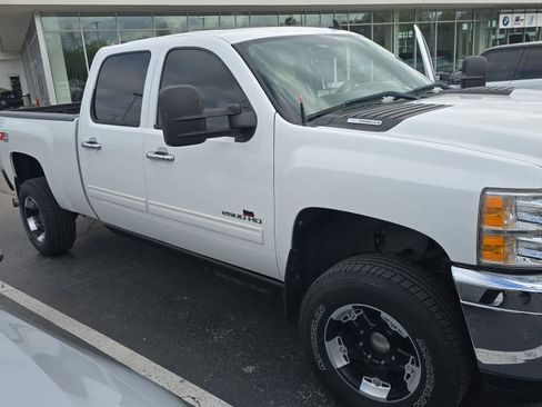 Used 2012 Chevrolet Silverado 2500 LT w/ Interior Plus Package AWD/4WD image 2